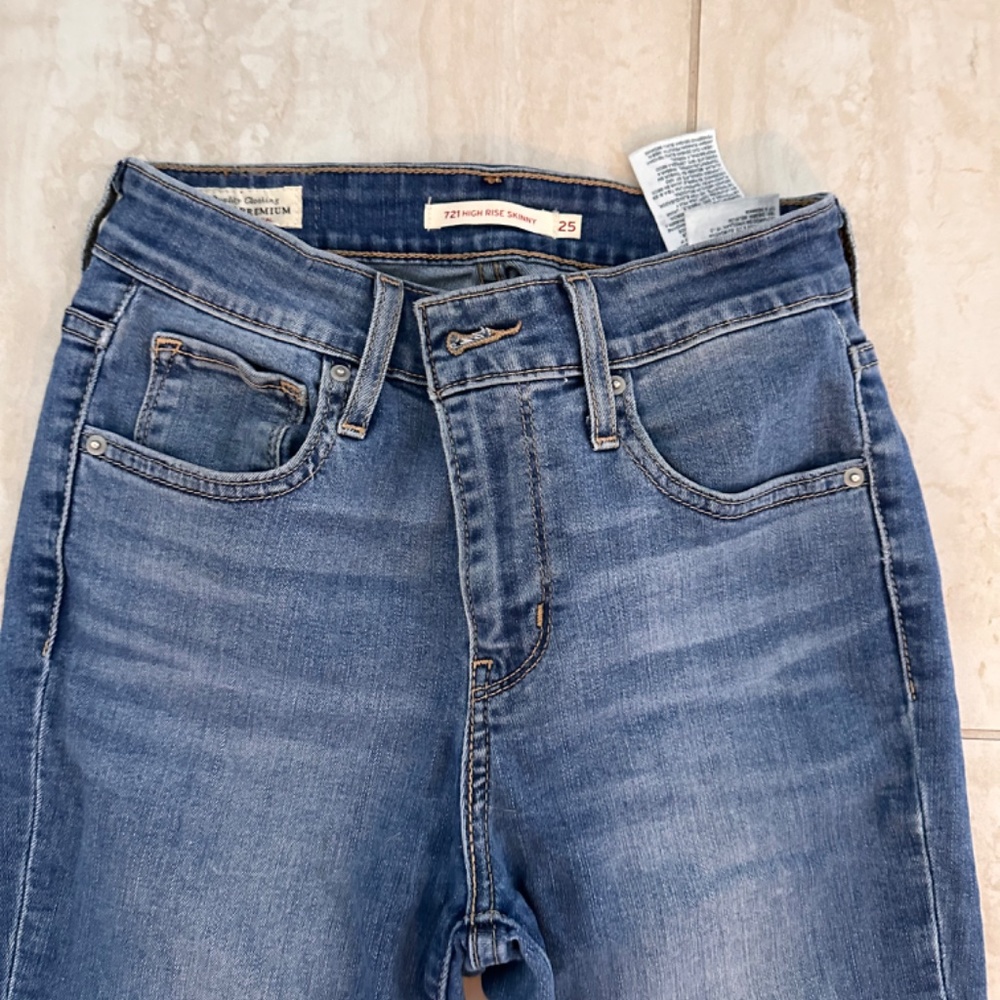 Levi’s 721 Jeans - Picture 2 of 5